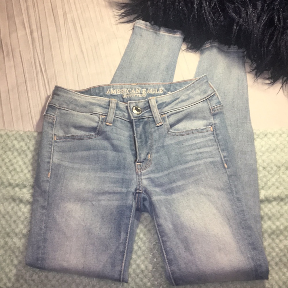 Lightwash Super Stretch American Eagle Jeans